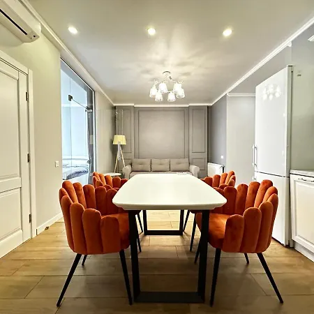 Gagarin Plaza Stylish Апартаменти *