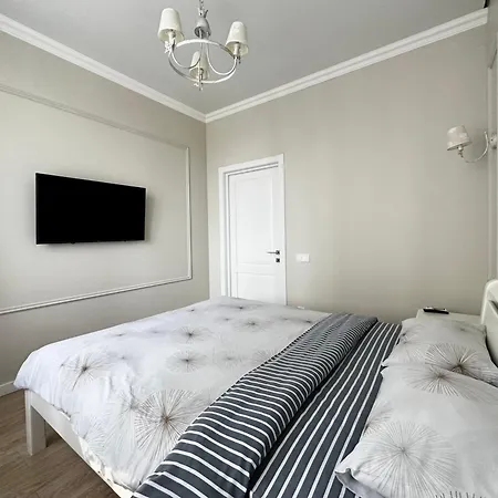 Gagarin Plaza Stylish Апартаменти *