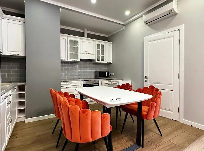 Gagarin Plaza Stylish * Odessza