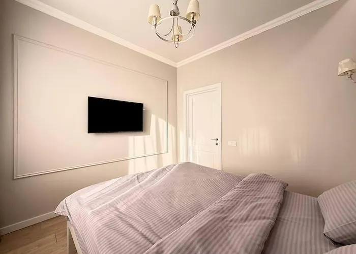 Gagarin Plaza Stylish Odessza